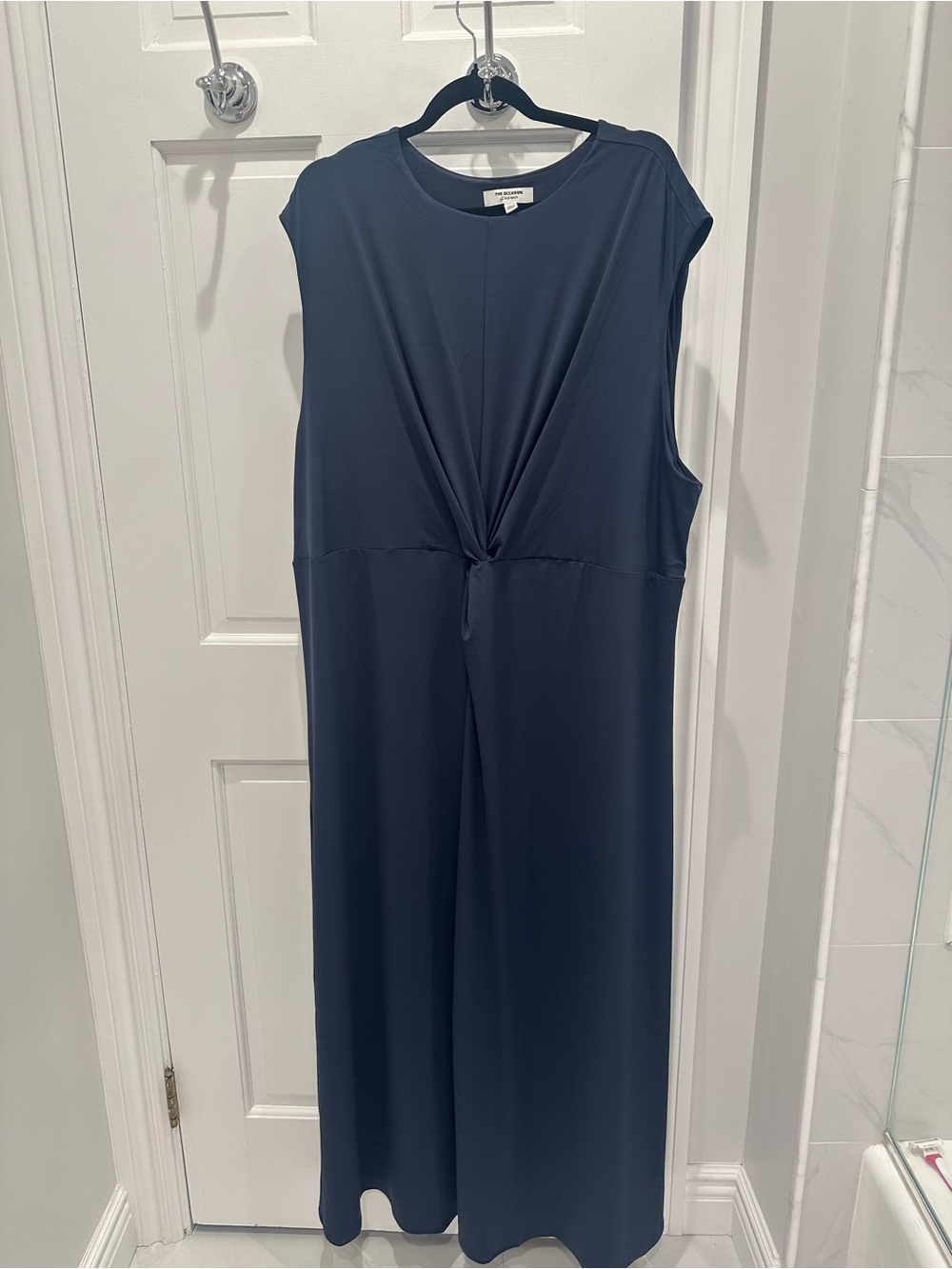 Old Navy Navy Twist-Front Sleeveless Maxi Dress
